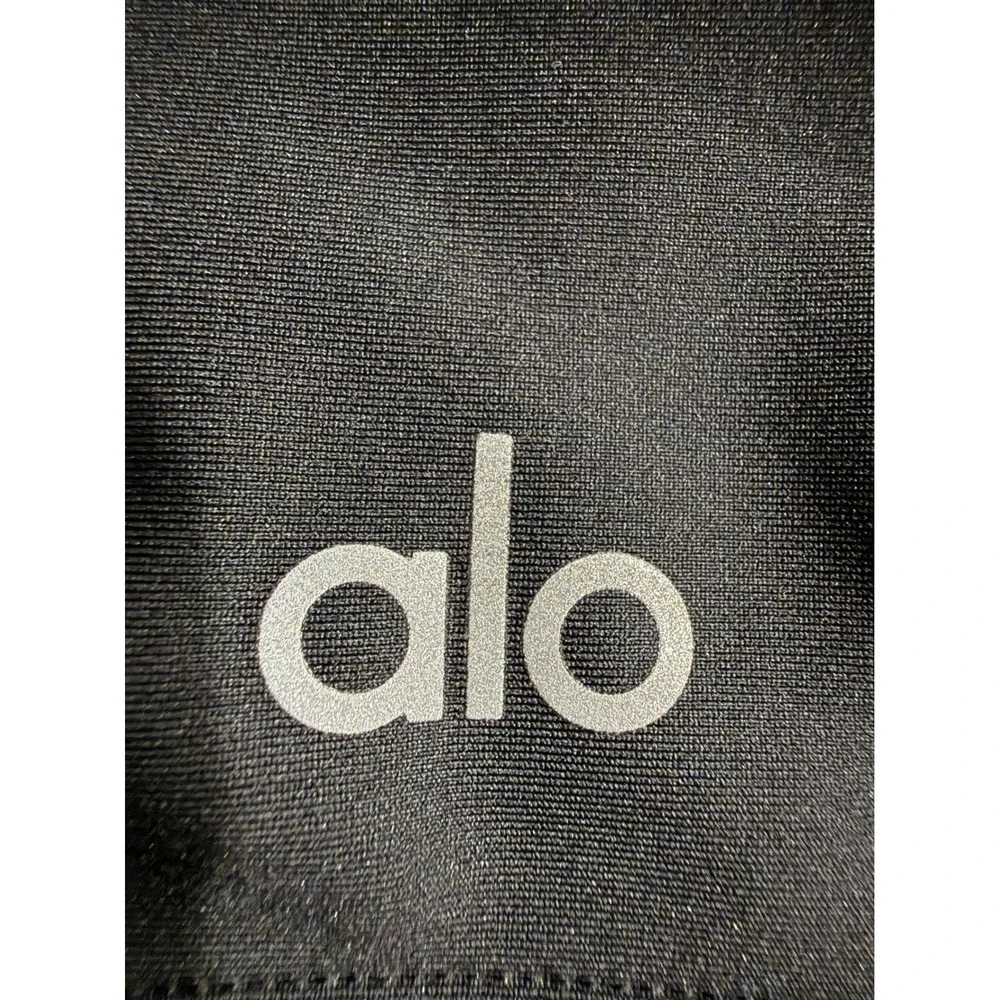 Alo Yoga Womens Black Racerback Sports Bra Size S Solid Scoop Neck Logo Worn